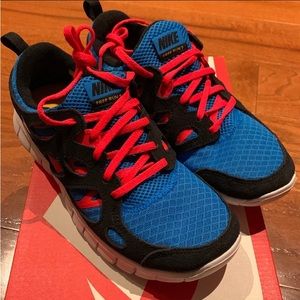 NEW Nike Free Run sneakers